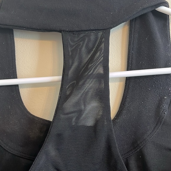 Women’s size 4 Lululemon black halter style tank with built in bra - Picture 4 of 4